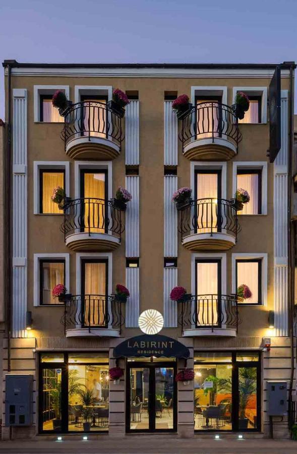 Labirint Boutique Hotel Bucarest Extérieur photo